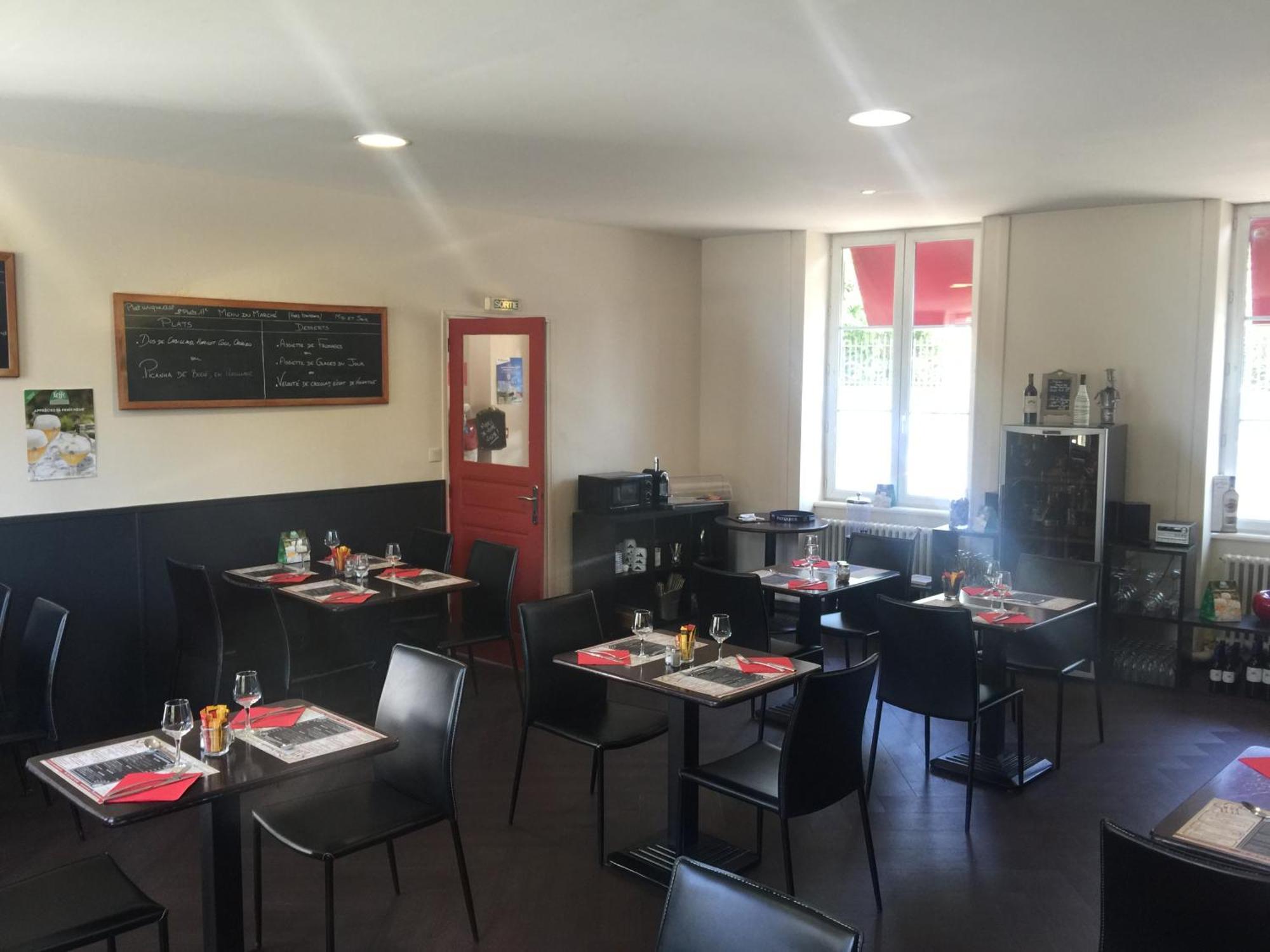 Au Pere Tranquille Hotel Tinchebray-Bocage Exterior foto